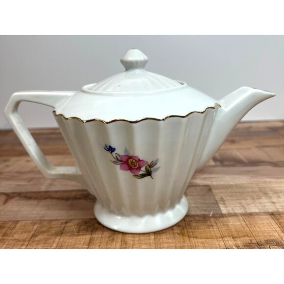 Vintage Japan Floral Porcelain Teapot With Gold Trim & Lid Scalloped Design - Picture 4 of 6